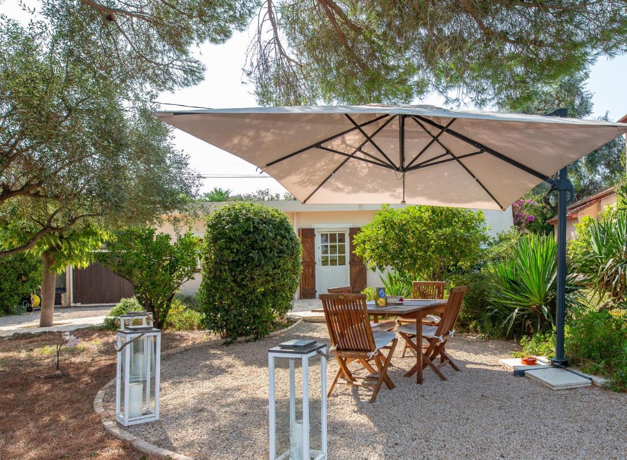 Haus Mit Garten Ueber Der Bucht Von Cannes Vallauris Exterior photo